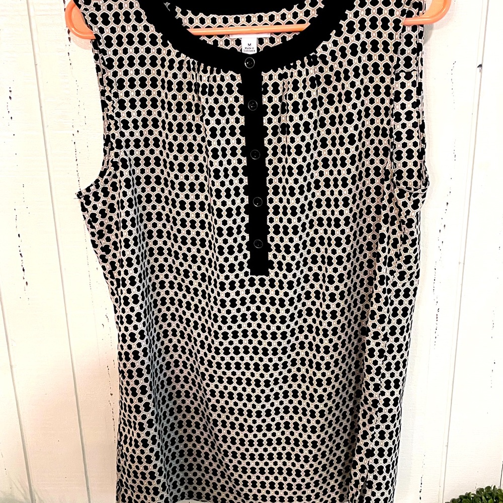 Black/white/tan pattern sleeveless top